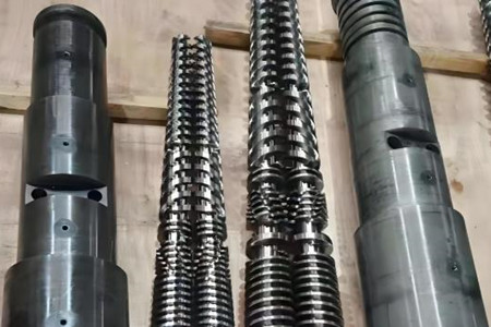 塑料擠出機機筒螺桿發貨前,廠家需要做哪些工作?